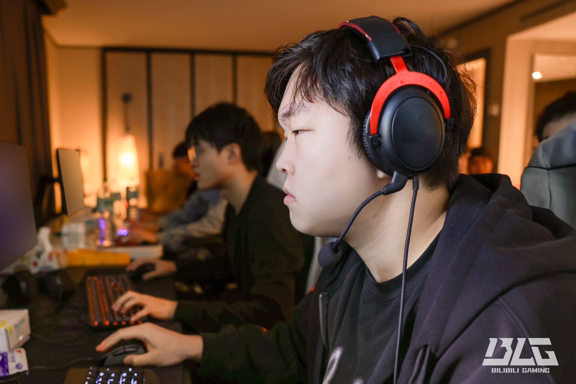 电竞椅行业未来助力玩家享受极致体验pg电子娱乐平台傲风以技术创新引领(图2)